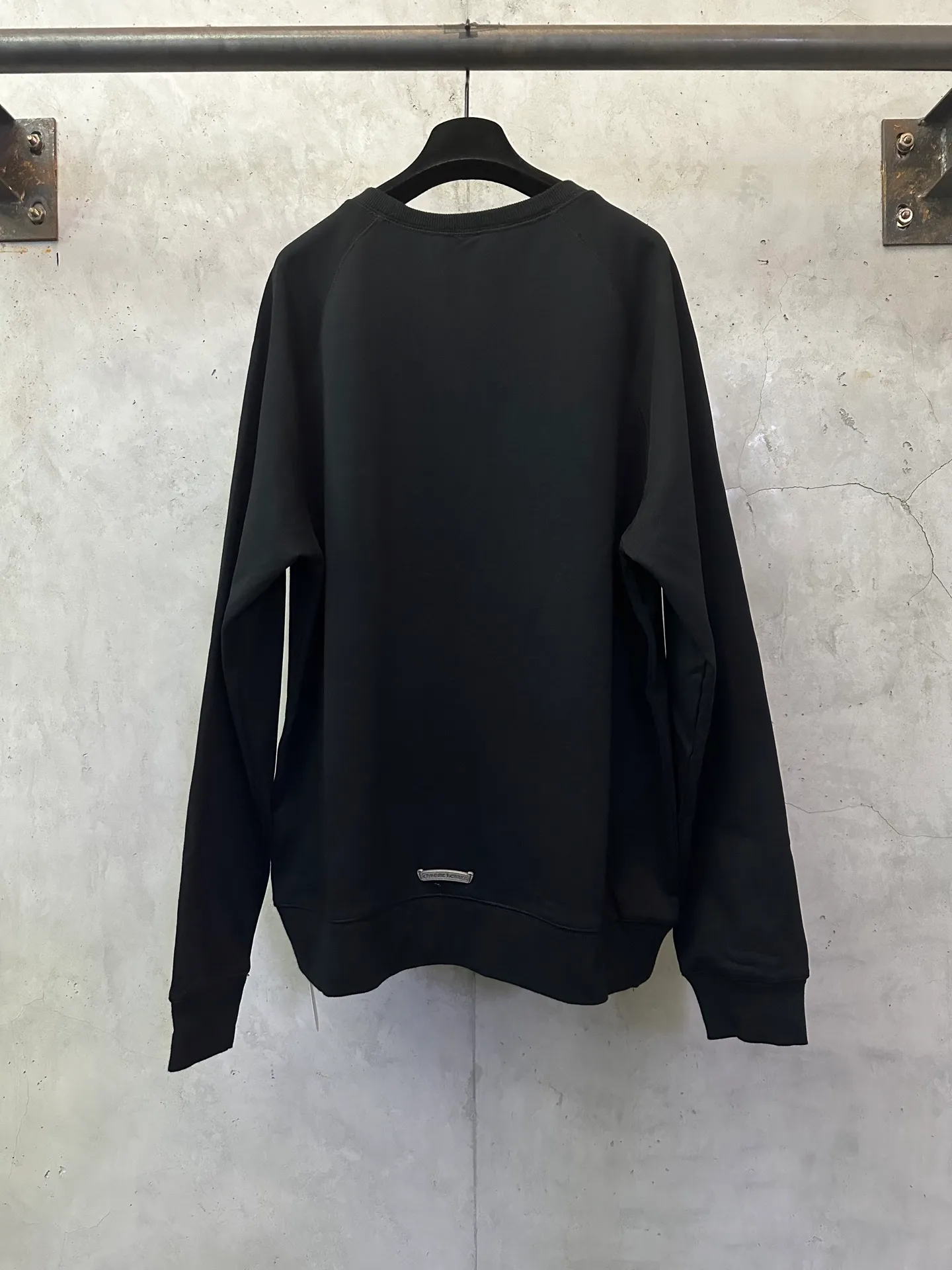 P430 Chrome Hearts Cross Embroidered Sweater Fabric: Made of 380g Korean cotton and linen sweatshirt 100% cotton Customized hardware Thread Accessories Matching version Same style for men and women -Color: Black -Size: S M L XL